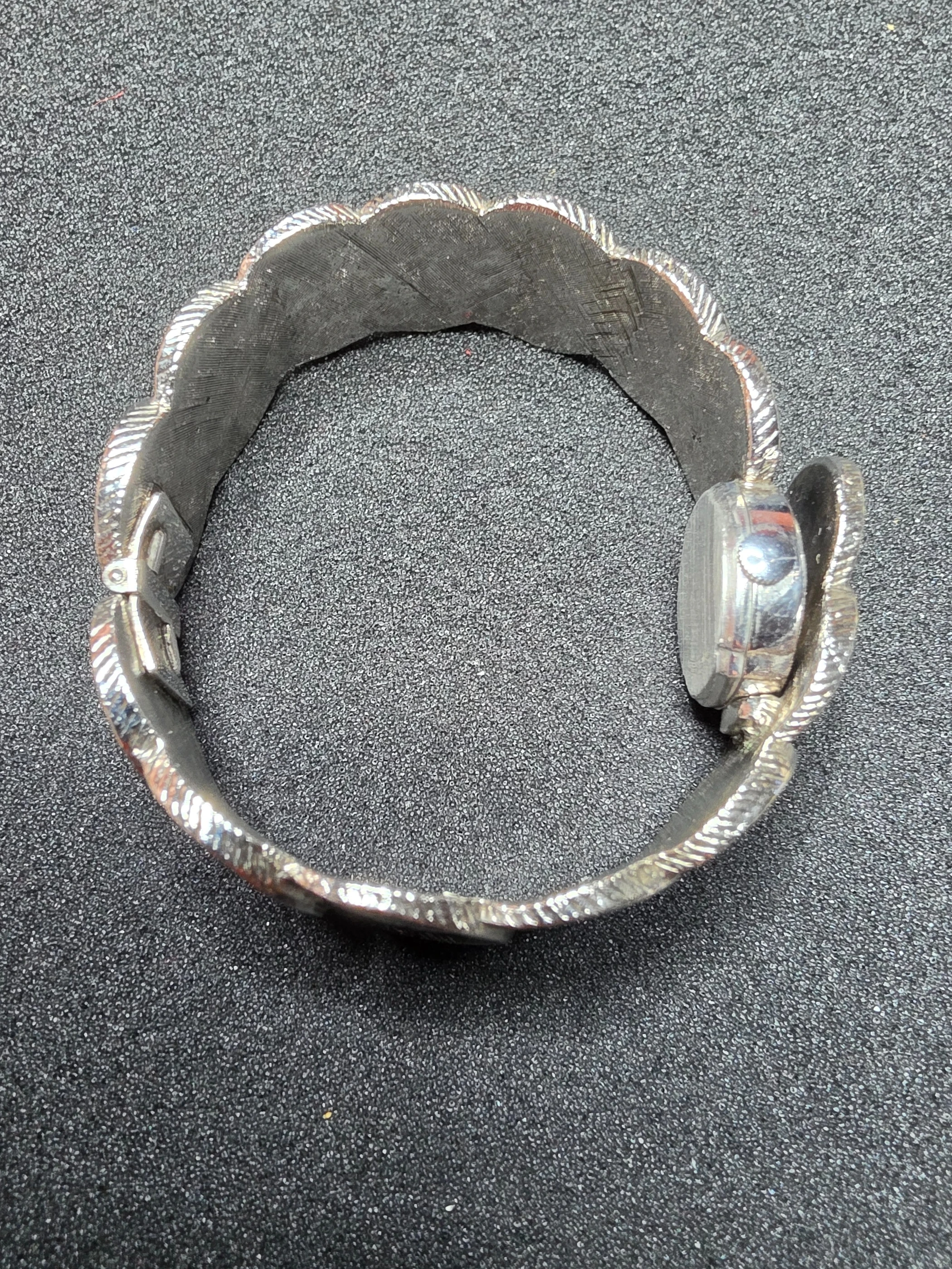 Samba Wristwatches – Very Good 4