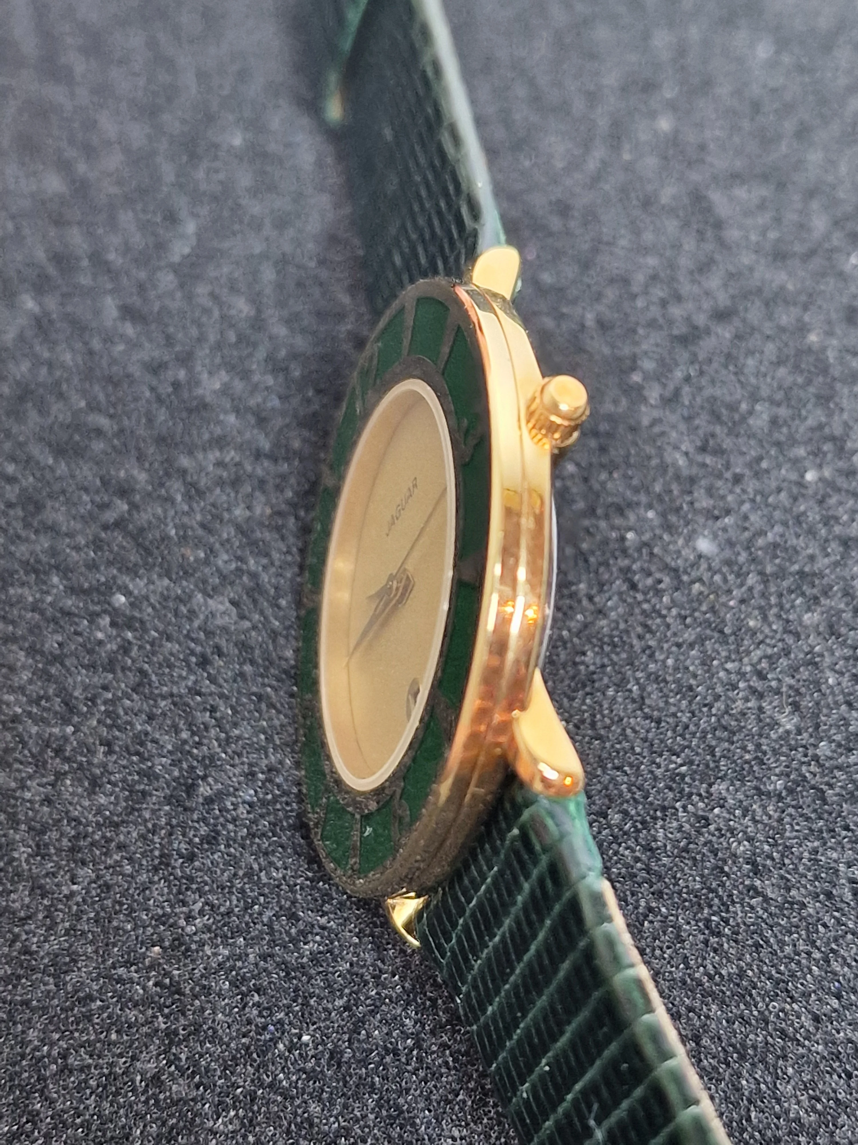 Vintage Ladies’ Watch – JAGUAR – Quartz Movement – Swiss Made – 1980s – 32mm – NOS 4