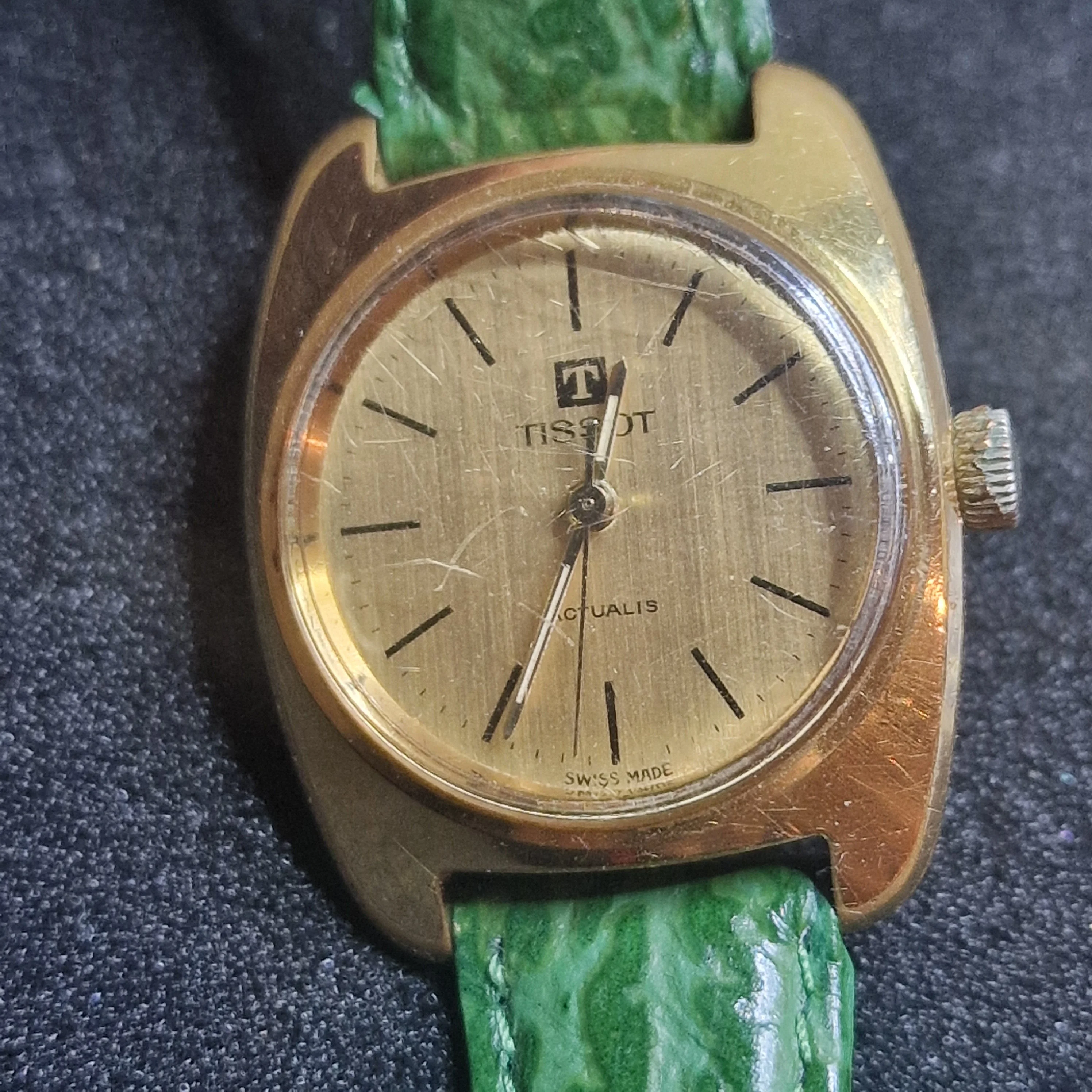 Vintage Mechanical Watch "TISSOT ACTUALIS" – Ladies, Hand-Wound, 26 x 33 mm 1