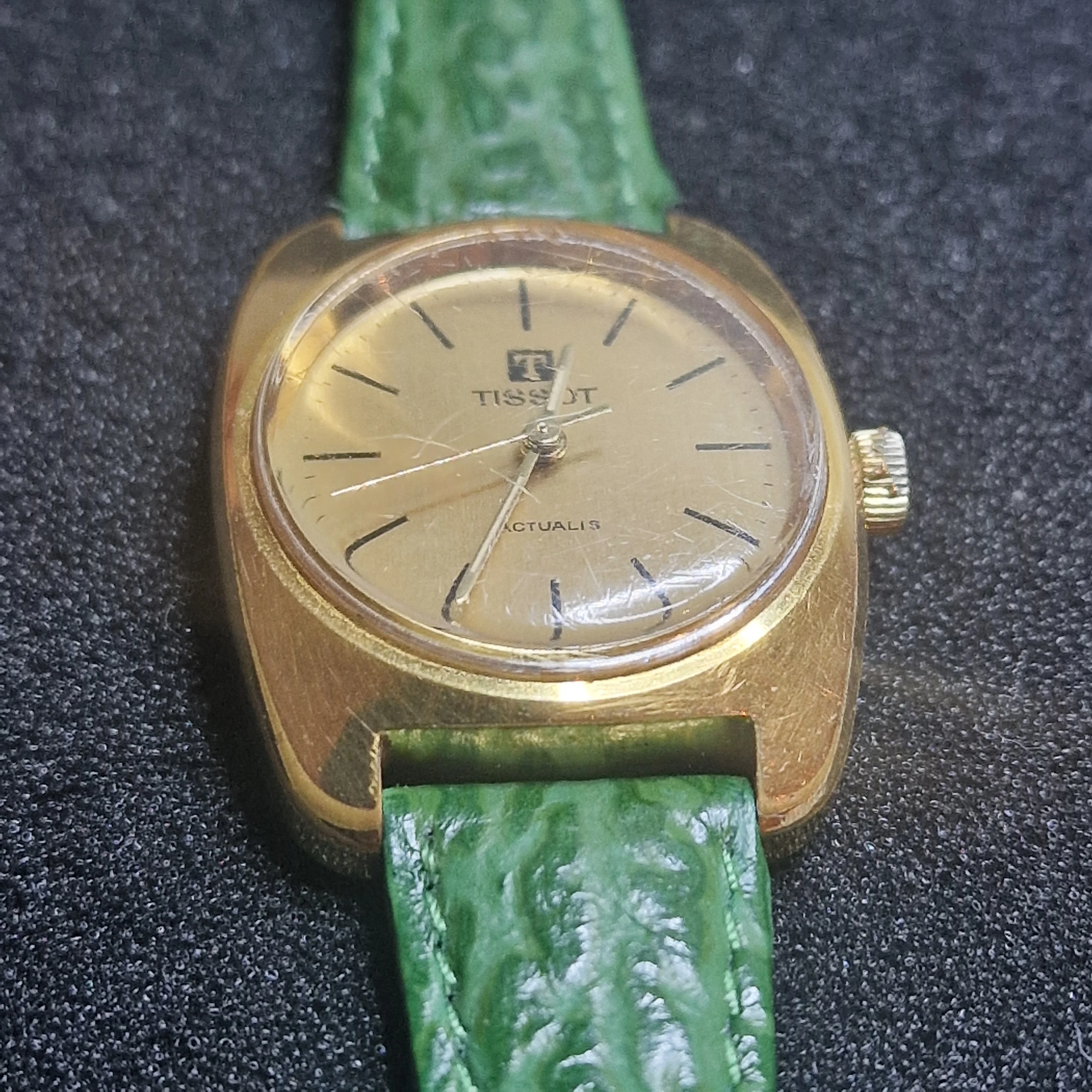 Vintage Mechanical Watch "TISSOT ACTUALIS" – Ladies, Hand-Wound, 26 x 33 mm 4