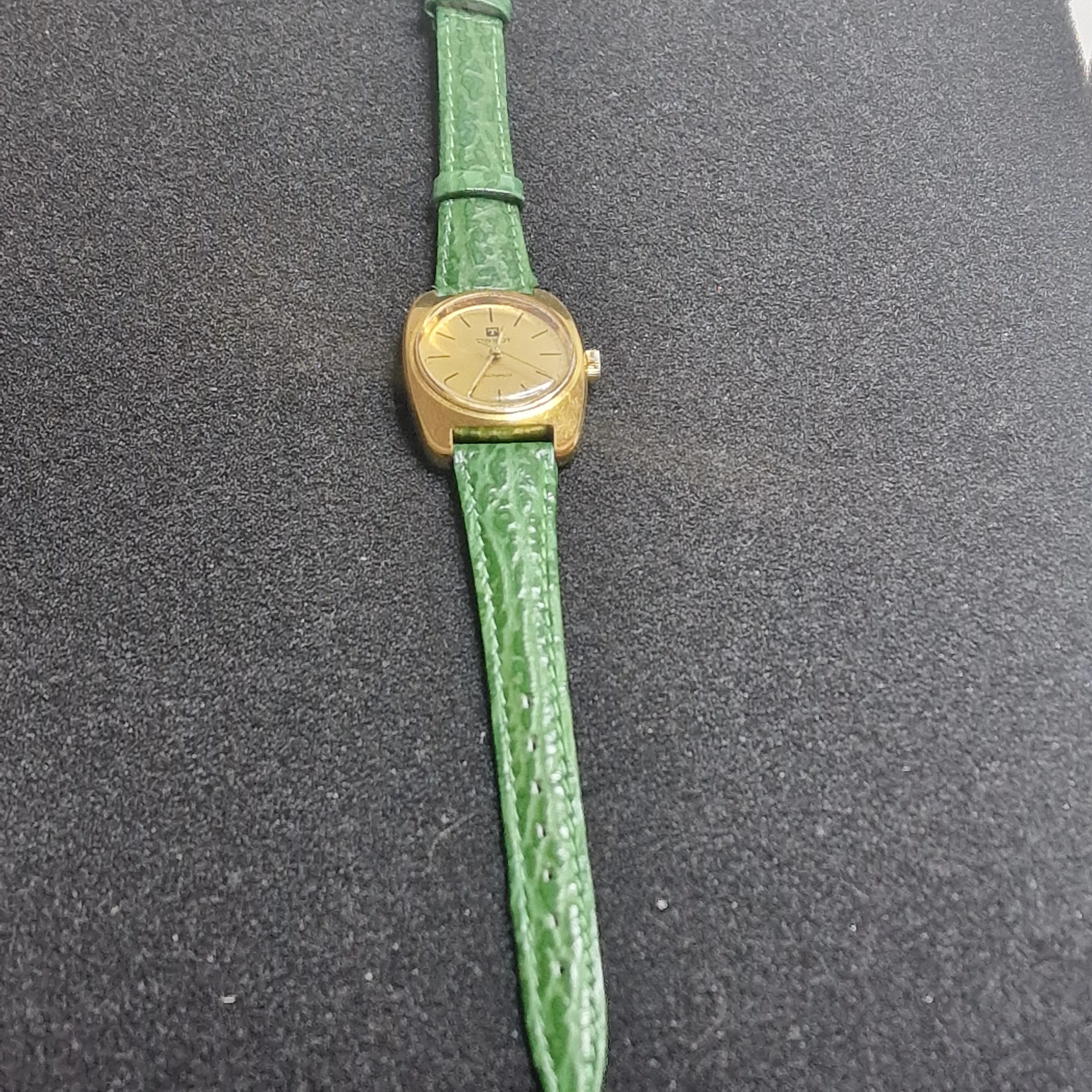 Vintage Mechanical Watch "TISSOT ACTUALIS" – Ladies, Hand-Wound, 26 x 33 mm 8