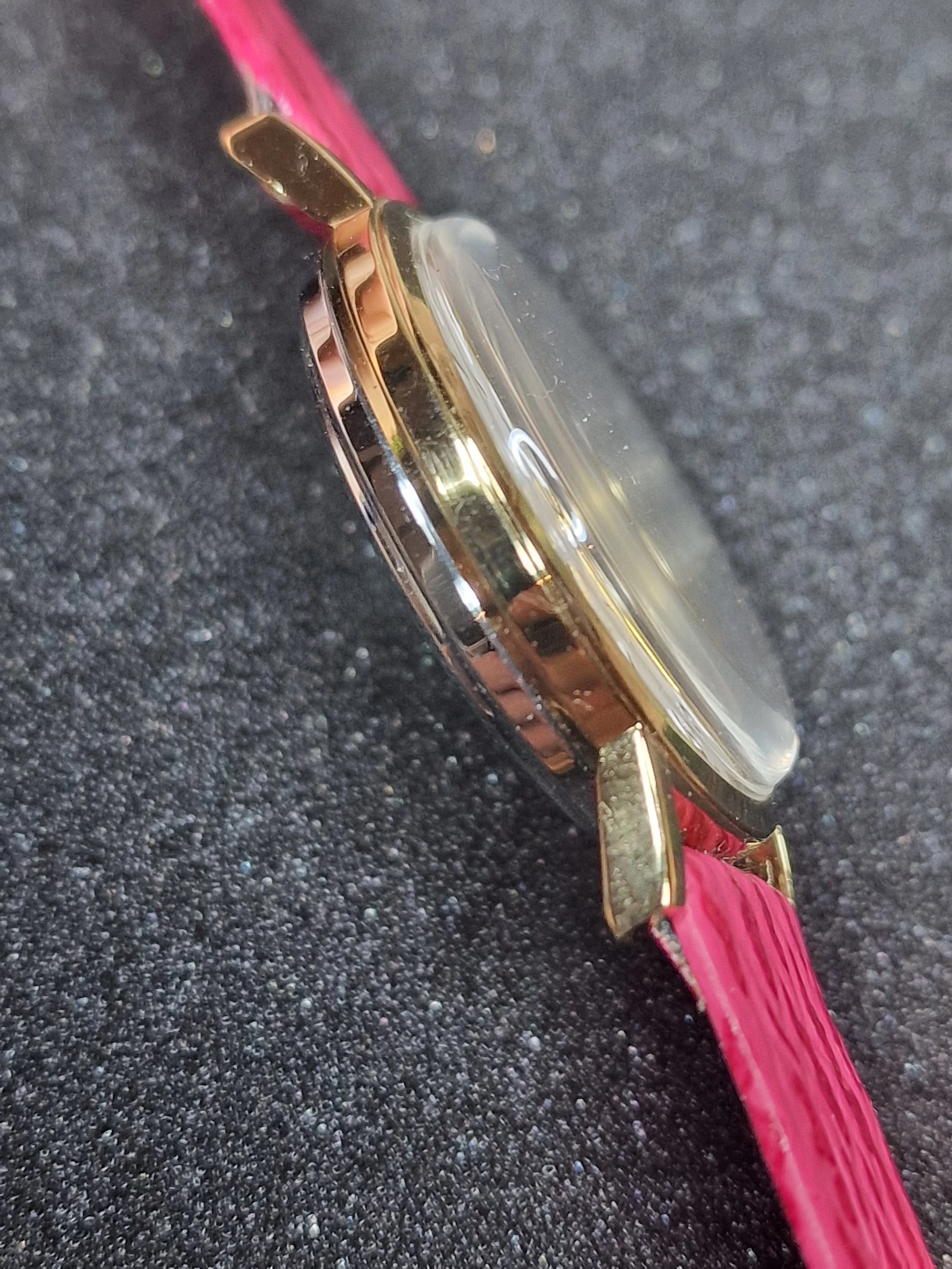 Old Vintage Watch OSAKA De Luxe from the 60s-70s, with Hand-Wound Movement 2