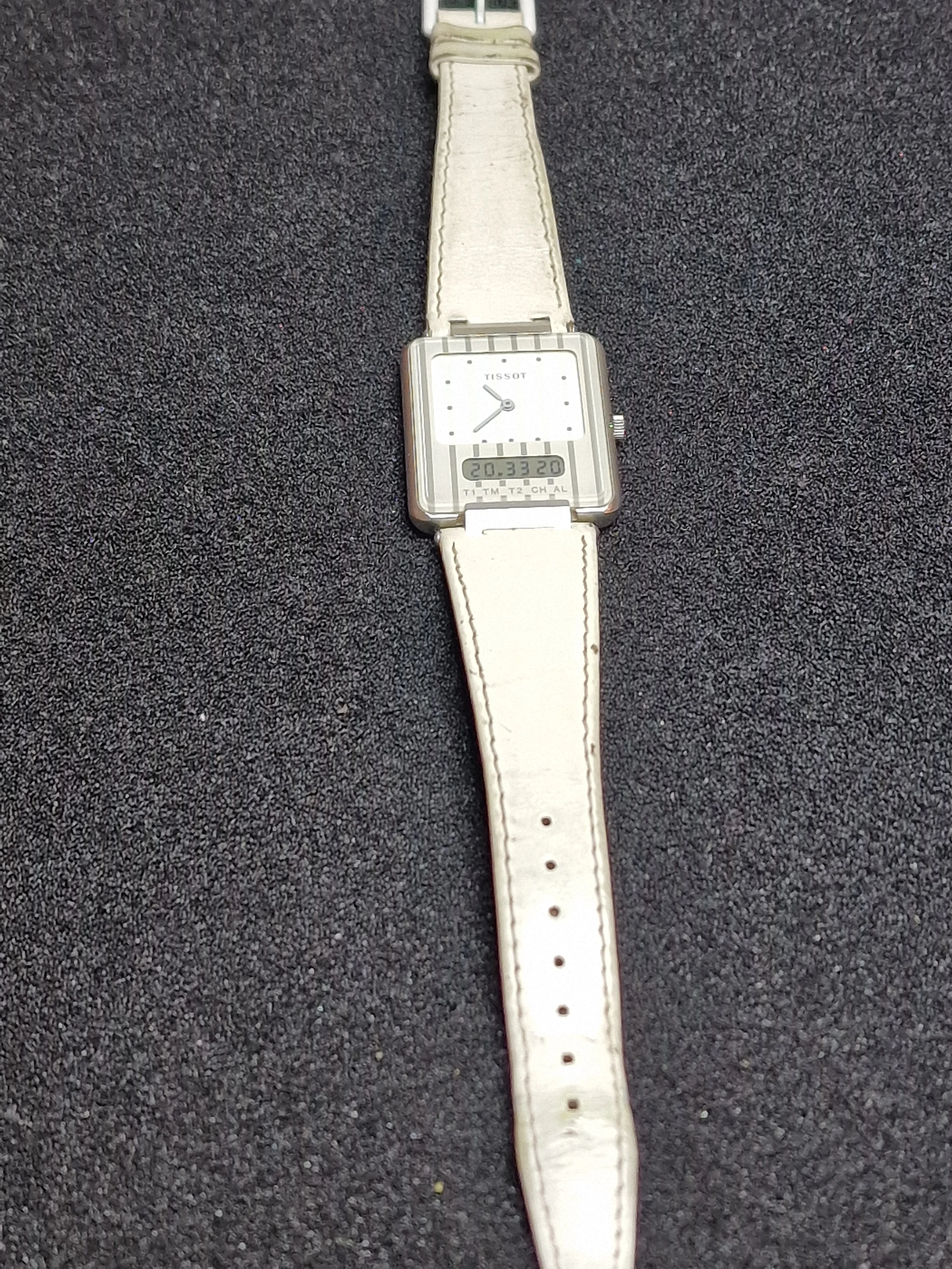 Vintage Tissot "Two Timer" – Swiss Made Analog-Digital Tank Watch with Alarm, Quartz, 27 x 36 mm 2