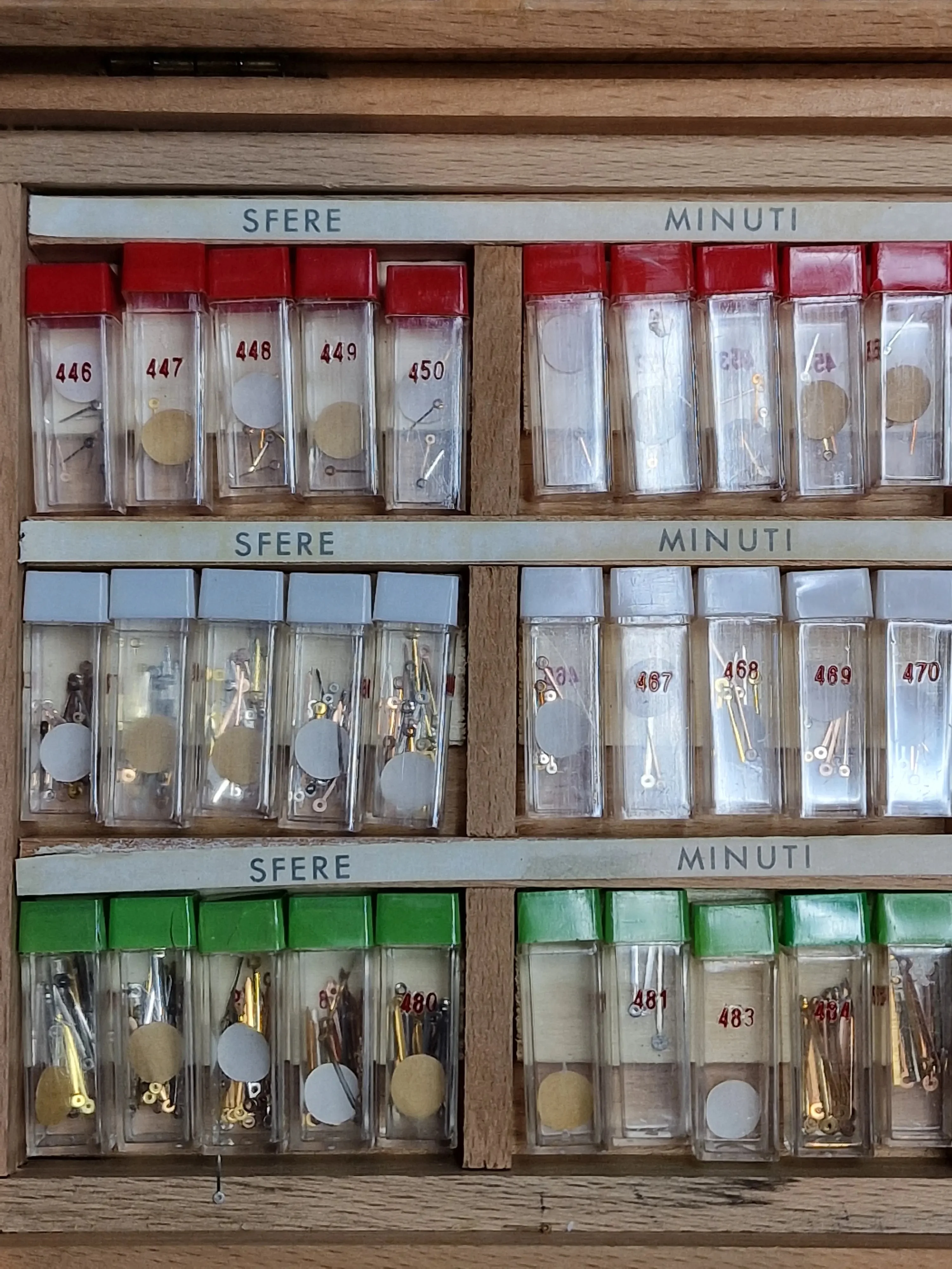 Watchmaker’s Lot – Box with 500+ Watch Hands / Sfera Ore 5