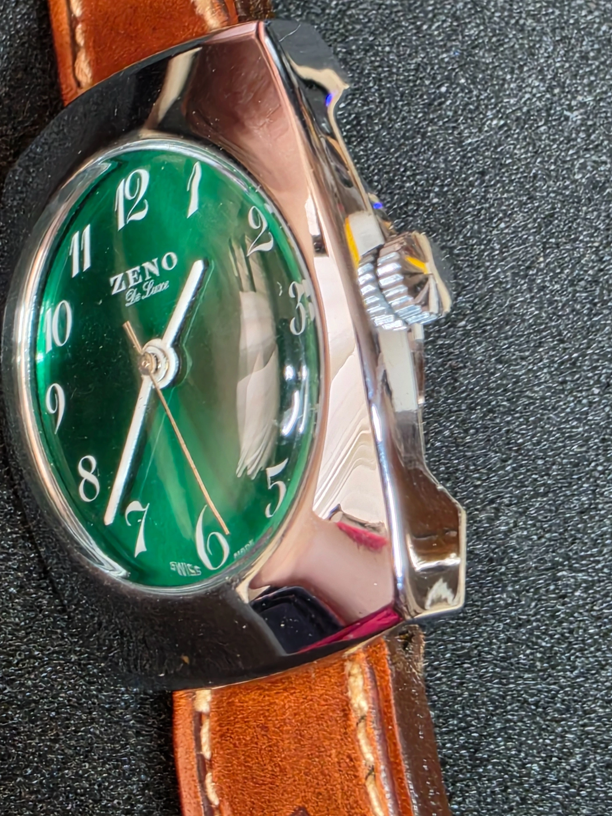 Zeno De Luxe – 1960 – NOS – Green Dial 3