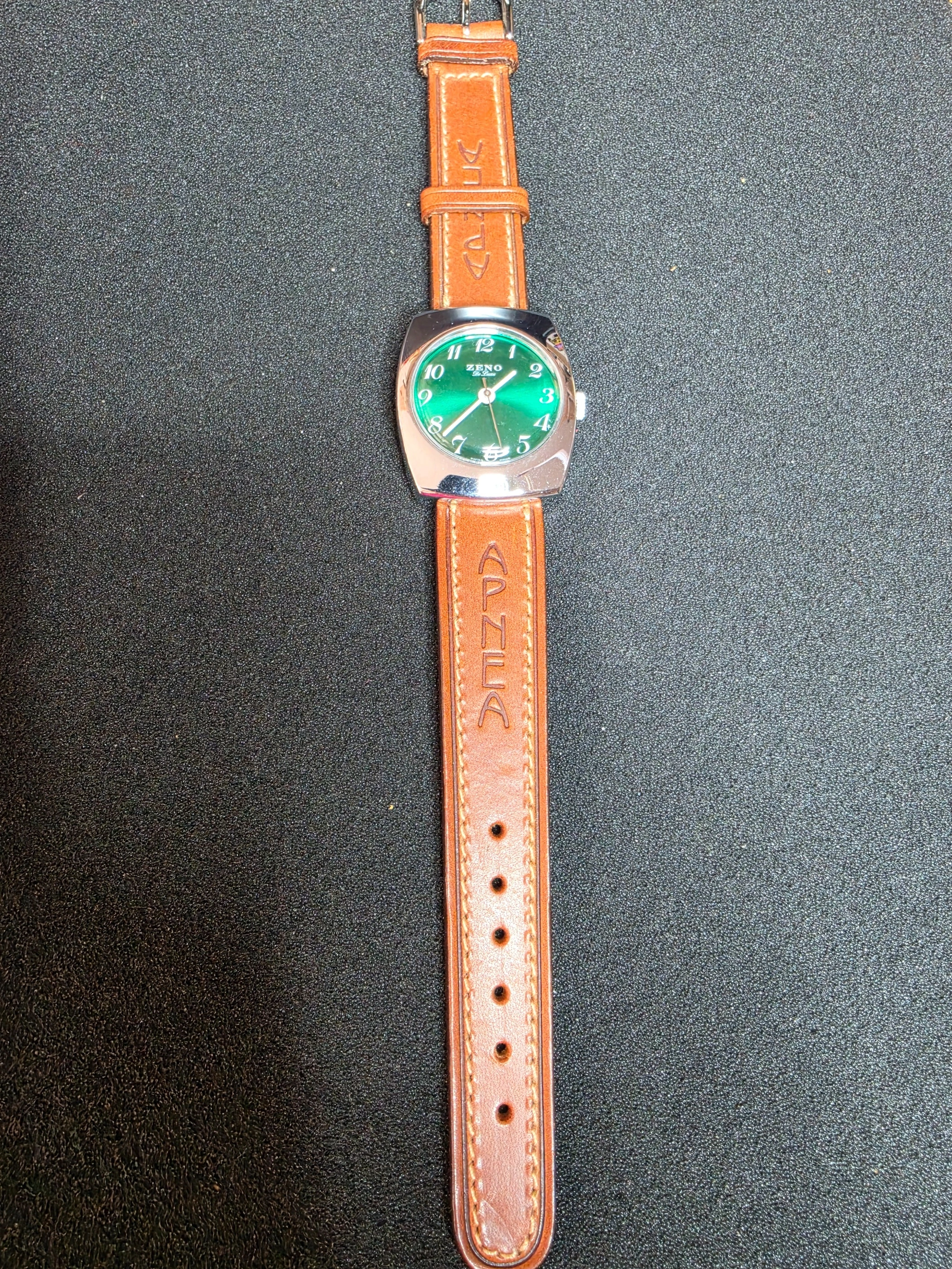 Zeno De Luxe – 1960 – NOS – Green Dial 8